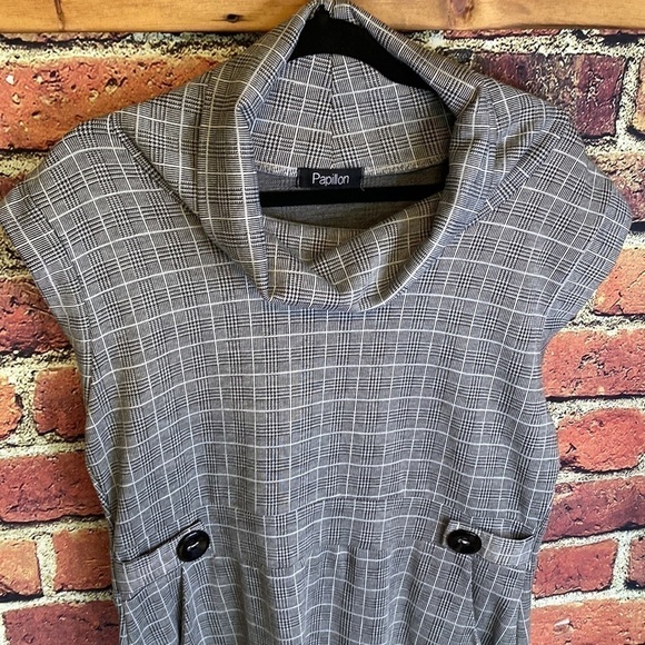 Papillon Grey Pull Over Collared Dress with Pockets Size L - Picture 4 of 17